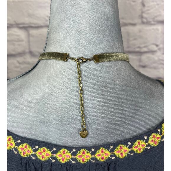 Handmade Victorian Style Rose and Pearl Drop Pendant Velvet Choker Necklace - Picture 5 of 7